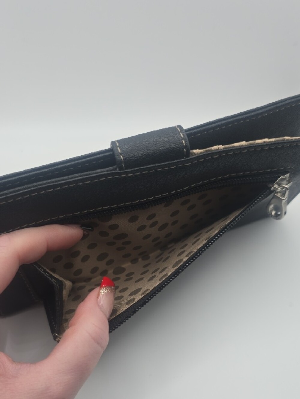 Relic Black Leather Trifold Wallet W Contrast Stitching/Silver Hardware (EUC)๐ค - Picture 11 of 12